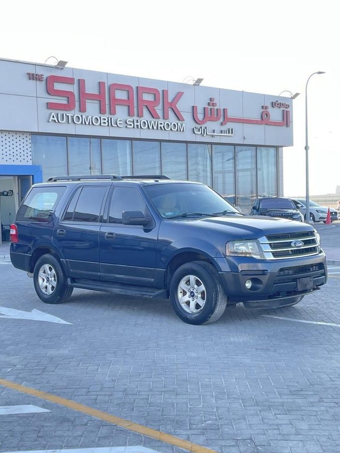 Подержанный Ford Expedition III Рестайлинг, 3.5 л, 2015 в Абу-Даби от The Shark Automobile Showroom Синий цвет. GCC | AUTO.AE
