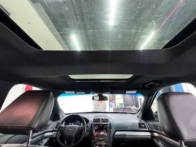 Used Ford Explorer V Facelift, 3.5 l, 2018 in Abu Dhabi by F1 Lebanon vehicle Trading, Burgundy color. American Specs | AUTO.AE