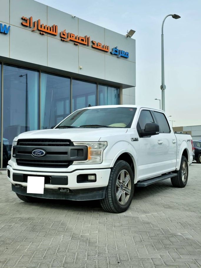 Подержанный Ford F-150 XIII Рестайлинг, 4.9 л, 2019 в Абу-Даби Белый цвет. GCC | AUTO.AE