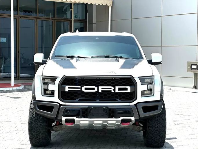 Подержанный Ford F-150 XIII Рестайлинг, 3.5 л, 2019 в ОАЭ, Абу-Даби от Al Hazim Motors Белый цвет. Европейская | AUTO.AE | Объявление #275946