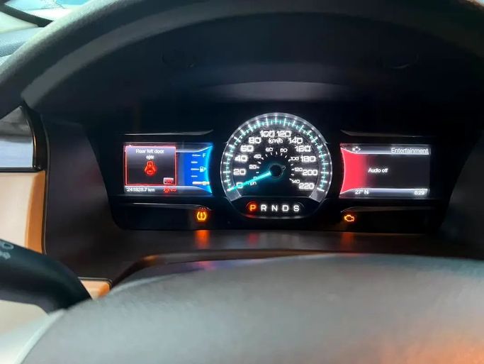 Used Ford Flex I Facelift, 3.5 l, 2015 in Abu Dhabi by Al Asad Automobile Showroom, Black color. GCC Specs | AUTO.AE