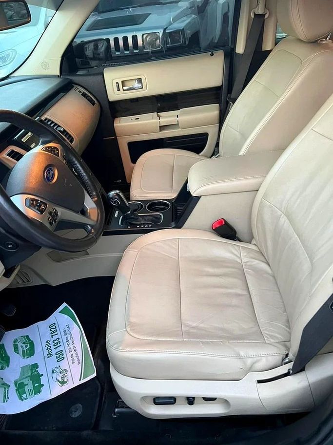 Used Ford Flex I Facelift, 3.5 l, 2015 in Abu Dhabi by Al Asad Automobile Showroom, Black color. GCC Specs | AUTO.AE