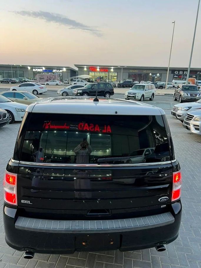Used Ford Flex I Facelift, 3.5 l, 2015 in Abu Dhabi by Al Asad Automobile Showroom, Black color. GCC Specs | AUTO.AE