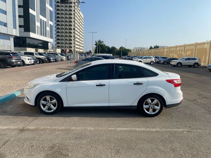 Подержанный Ford Focus III, 2.0 л, 2013 в Абу-Даби Белый цвет. Other | AUTO.AE