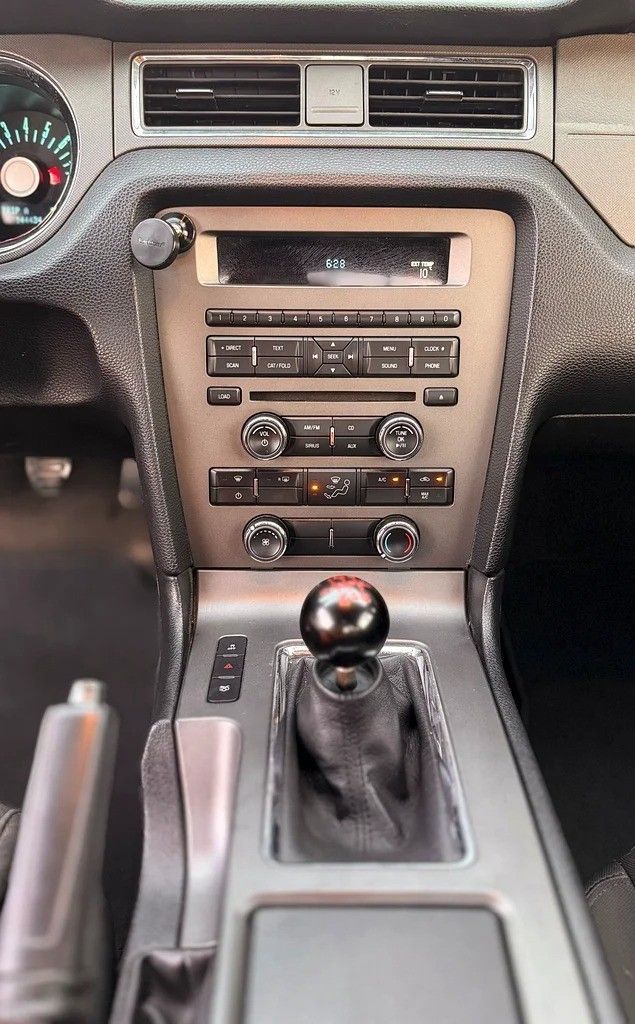 Used Ford Mustang V Facelift, 3.7 l, 2012 in Abu Dhabi by Al Waleed Used Cars, Red color. GCC Specs | AUTO.AE