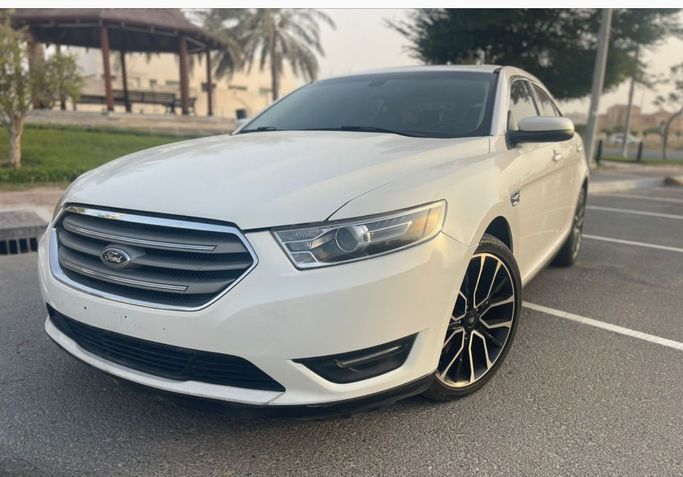 Used Ford Taurus VI Facelift, 3.5 l, 2019 in Abu Dhabi, White color. American Specs | AUTO.AE