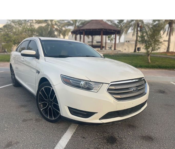 Used Ford Taurus VI Facelift, 3.5 l, 2019 in Abu Dhabi, White color. American Specs | AUTO.AE