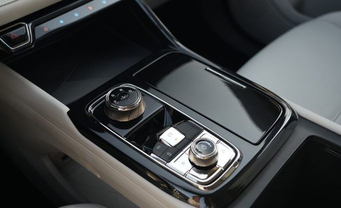 مستعملة Ford Territory CX743MCA, 1.8 l, 2024 في في أبو ظبي من Advantage Motors، اللون بني. مواصفات الخليج | AUTO.AE