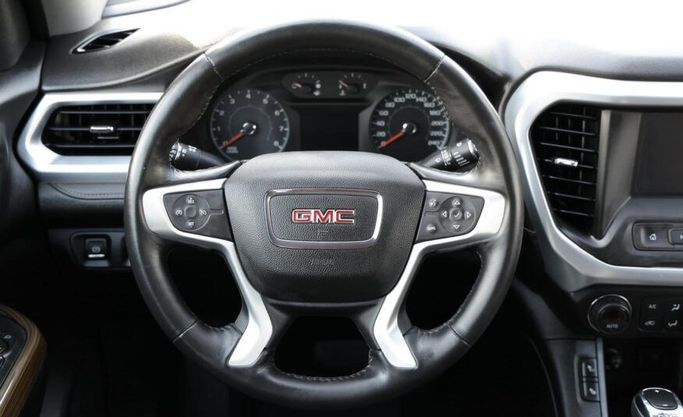 Used GMC Acadia II, 3.6 l, 2018 in Abu Dhabi by Advantage Motors, Navy Blue color. GCC Specs | AUTO.AE