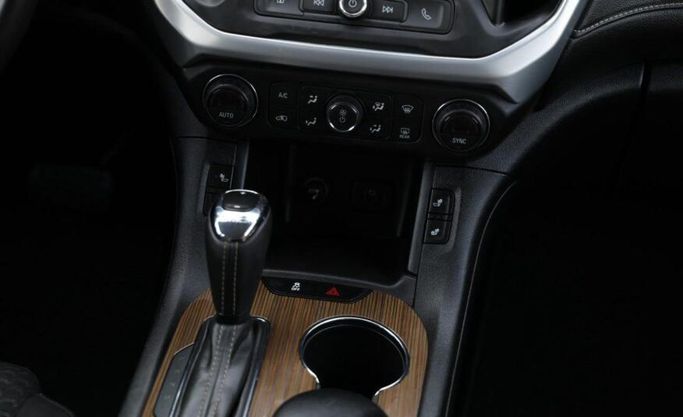 Used GMC Acadia II, 3.6 l, 2018 in Abu Dhabi by Advantage Motors, Navy Blue color. GCC Specs | AUTO.AE