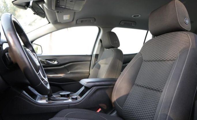 Used GMC Acadia II, 3.6 l, 2018 in Abu Dhabi by Advantage Motors, Navy Blue color. GCC Specs | AUTO.AE