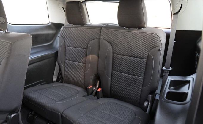 Used GMC Acadia II, 3.6 l, 2018 in Abu Dhabi by Advantage Motors, Navy Blue color. GCC Specs | AUTO.AE