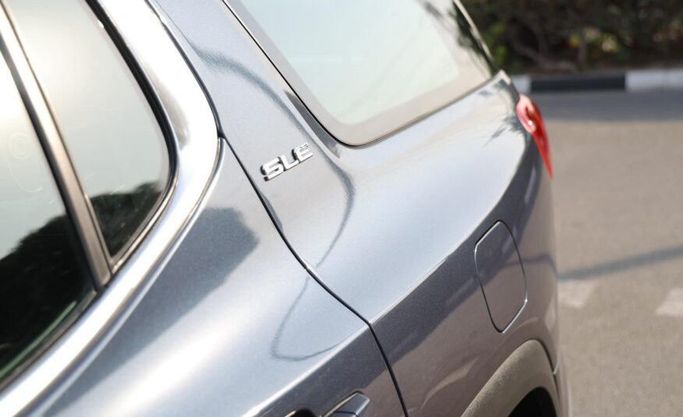 Used GMC Acadia II, 3.6 l, 2018 in Abu Dhabi by Advantage Motors, Navy Blue color. GCC Specs | AUTO.AE