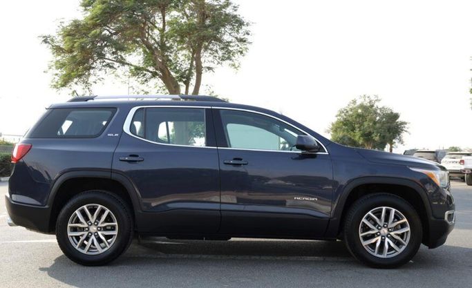 Used GMC Acadia II, 3.6 l, 2018 in Abu Dhabi by Advantage Motors, Navy Blue color. GCC Specs | AUTO.AE