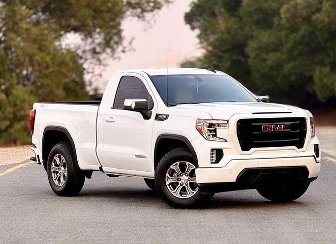 Подержанный GMC Sierra IV, 5.3 л, 2021 в Абу-Даби от Al Waleed Used Cars Белый цвет. GCC | AUTO.AE