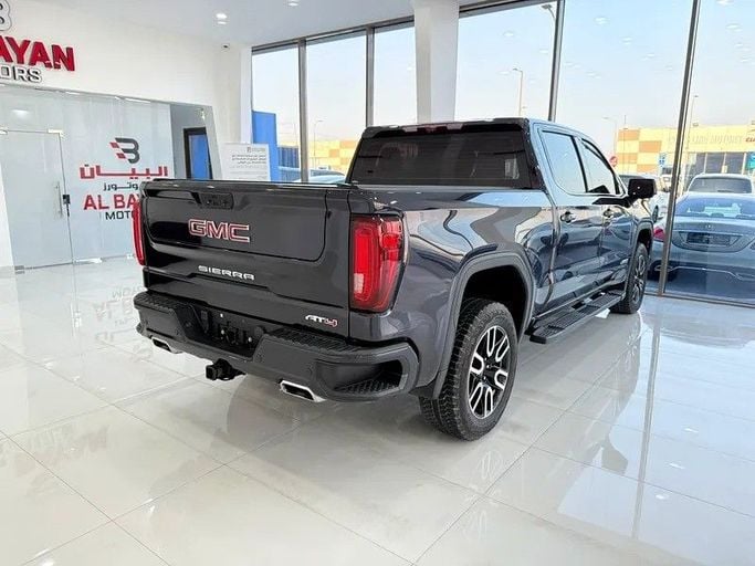 Used GMC Sierra IV Facelift, 6.2 l, 2023 in Abu Dhabi by Al Bayan Motors, Grey color. GCC Specs | AUTO.AE