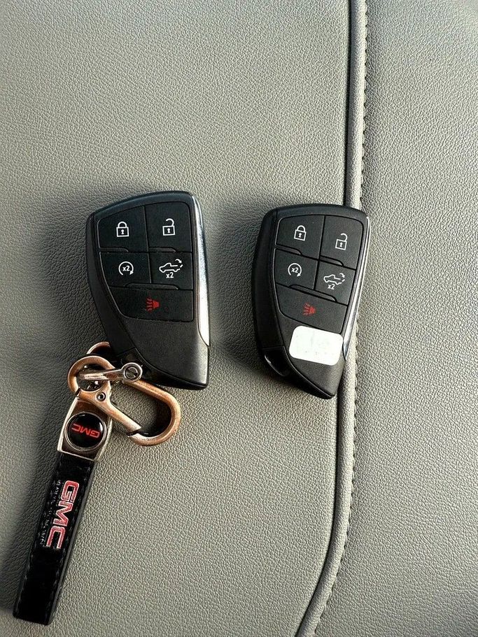 Used GMC Sierra IV Facelift, 5.3 l, 2024 in Abu Dhabi by Al Bayan Motors, Grey color. GCC Specs | AUTO.AE