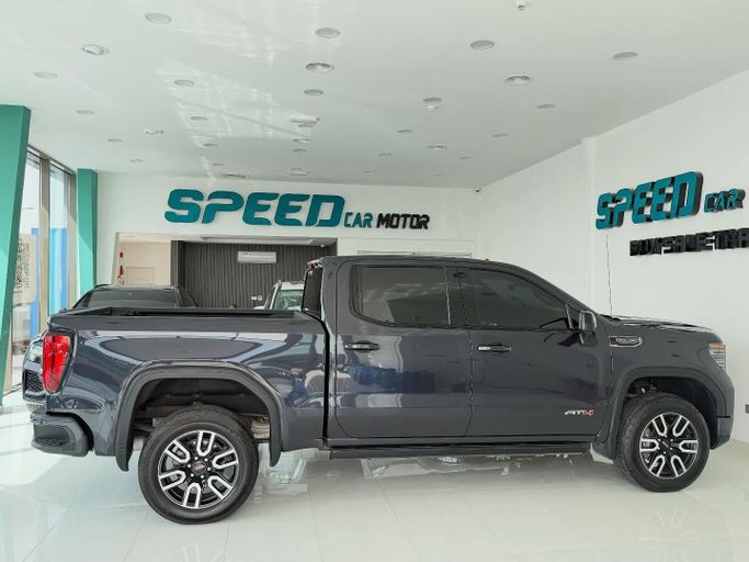 Подержанный GMC Sierra IV Рестайлинг, 6.2 л, 2023 в Абу-Даби от Speed Car Motors Черный цвет.  | AUTO.AE