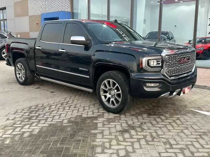 Used GMC Sierra III (K2XX) Facelift, 6.2 l, 2017 in Abu Dhabi by Panamera Motors, Grey color. GCC Specs | AUTO.AE