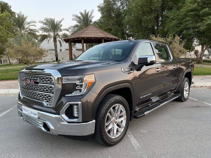 Used GMC Sierra IV Facelift, 5.3 l, 2022 in Abu Dhabi by Speed Car Motors, Black color. GCC Specs | AUTO.AE