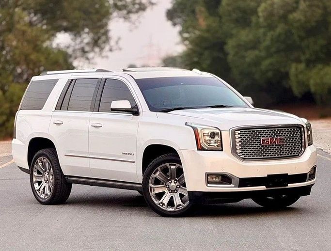 Подержанный GMC Yukon IV (GMT K2UG), 6.2 л, 2016 в Абу-Даби от Al Waleed Used Cars Белый цвет. GCC | AUTO.AE