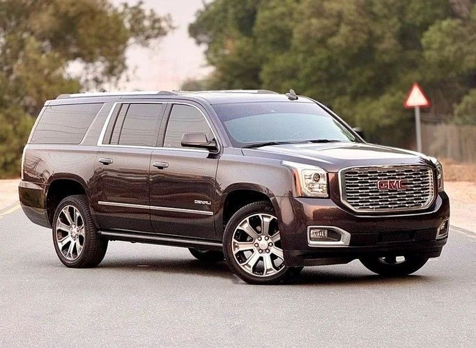 Used GMC Yukon XL IV (GMT K2UG), 6.2 l, 2018 in Abu Dhabi by Al Waleed Used Cars, Grey color. American Specs | AUTO.AE