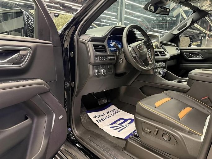 Новый GMC Yukon V Рестайлинг, 6.2 л, 2024 в Абу-Даби от Baniyas Cars Abu Dhabi Черный цвет. Other | AUTO.AE