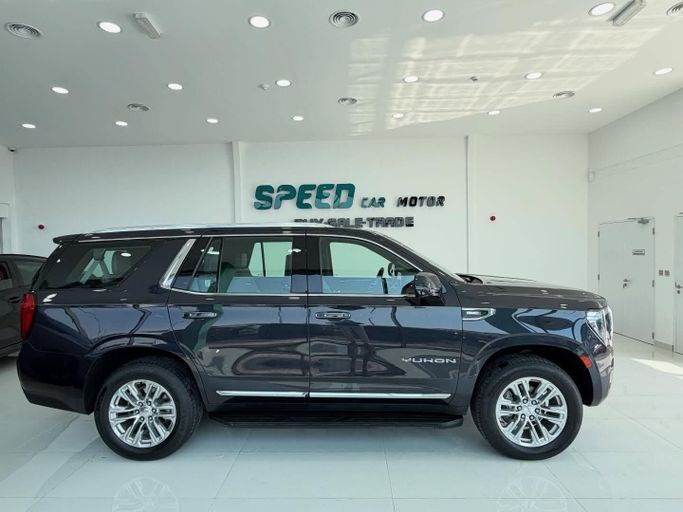 Used GMC Yukon V, 5.3 l, 2023 in Abu Dhabi by Speed Car Motors, Black color.  | AUTO.AE