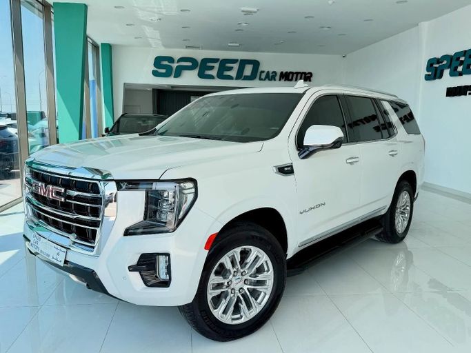 Подержанный GMC Yukon V, 3.0 л, 2021 в Абу-Даби от Speed Car Motors Белый цвет.  | AUTO.AE
