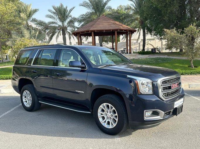 Подержанный GMC Yukon IV (GMT K2UG), 5.3 л, 2020 в Абу-Даби от Speed Car Motors Тёмно-синий цвет.  | AUTO.AE