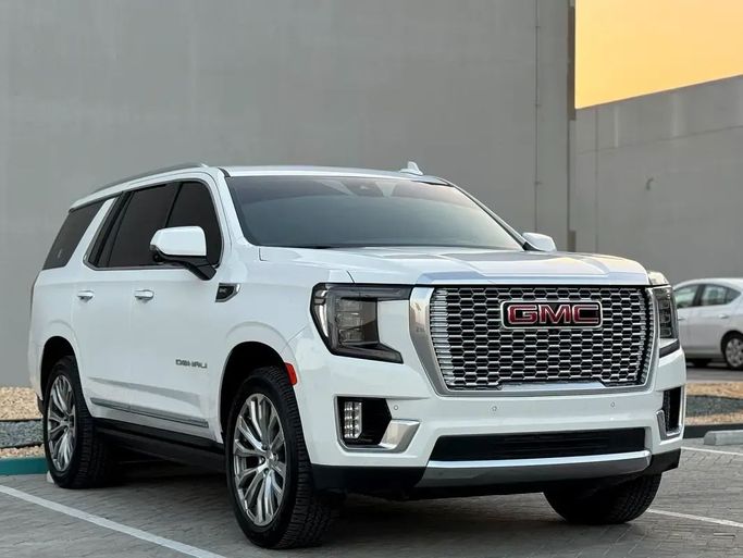 مستعملة GMC Yukon V, 6.2 l, 2023 في في أبو ظبي من Deals On Wheels Motors Cars Showroom، اللون أبيض. مواصفات الخليج | AUTO.AE