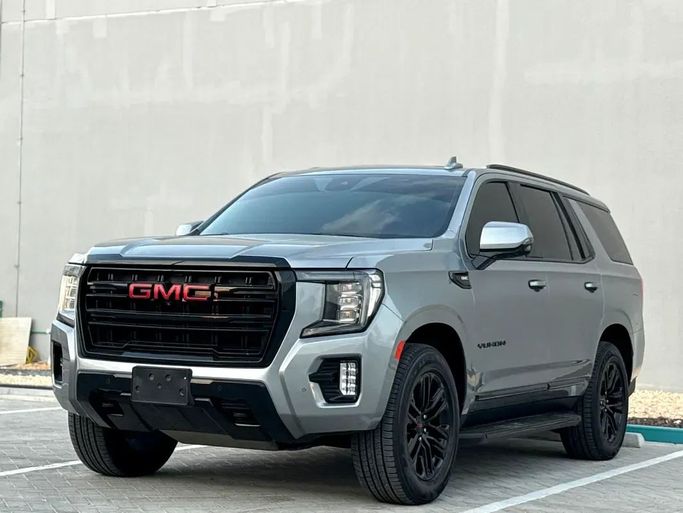 مستعملة GMC Yukon V, 6.2 l, 2023 في في أبو ظبي من Deals On Wheels Motors Cars Showroom، اللون رمادي. مواصفات الخليج | AUTO.AE