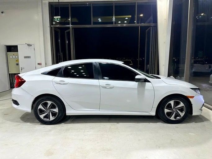 Used Honda Civic X, 1.5 l, 2019 in Abu Dhabi by Al Ramz Motors, White color. American Specs | AUTO.AE