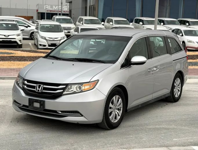 مستعملة Honda Odyssey (North America) رابعاً, 3.5 l, 2015 في في الإمارات, أبوظبي من Al Laith Cars Showroom، اللون فضي. مواصفات الخليج | AUTO.AE | إعلان #275051