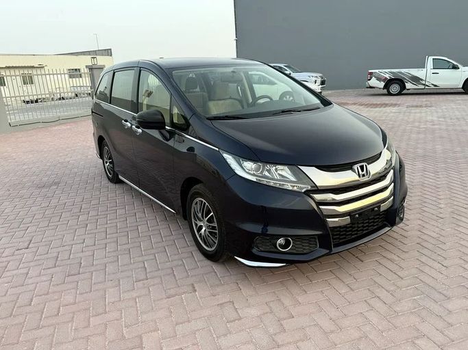 Used Honda Odyssey V Facelift, 2.4 l, 2019 in Abu Dhabi by Al Asad Automobile Showroom, Blue color. GCC Specs | AUTO.AE