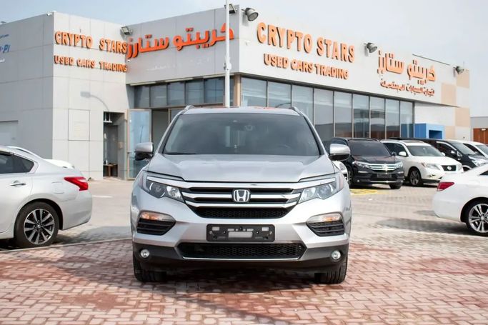 Used Honda Pilot III, 3.5 l, 2016 in Abu Dhabi by Crypto Stars Used Cars Trading, Silver color. Korean Specs | AUTO.AE
