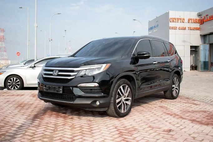 Подержанный Honda Pilot III, 3.5 л, 2016 в Абу-Даби от Crypto Stars Used Cars Trading Черный цвет. Корейская | AUTO.AE