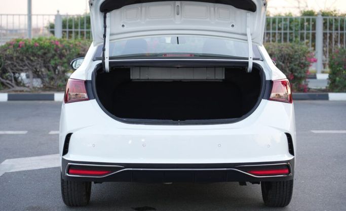 Used Hyundai Accent V Facelift, 1.6 l, 2022 in Abu Dhabi by Advantage Motors, White color. GCC Specs | AUTO.AE