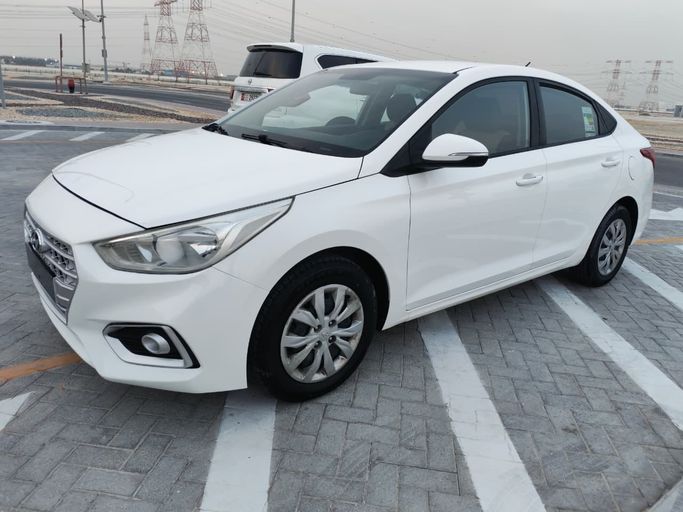 مستعملة ⁦Hyundai Accent V، 1.6 l، 2020⁩ في في الإمارات, أبوظبي من The Shark Automobile Showroom، اللون أبيض. مواصفات الخليج | AUTO.AE | إعلان #290182