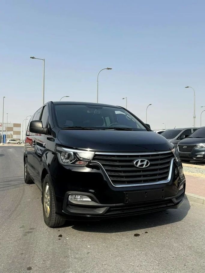 Used Hyundai H-1 II Facelift 2, 2.5 l, 2019 in Abu Dhabi by Crypto Stars Used Cars Trading, Black color. Korean Specs | AUTO.AE