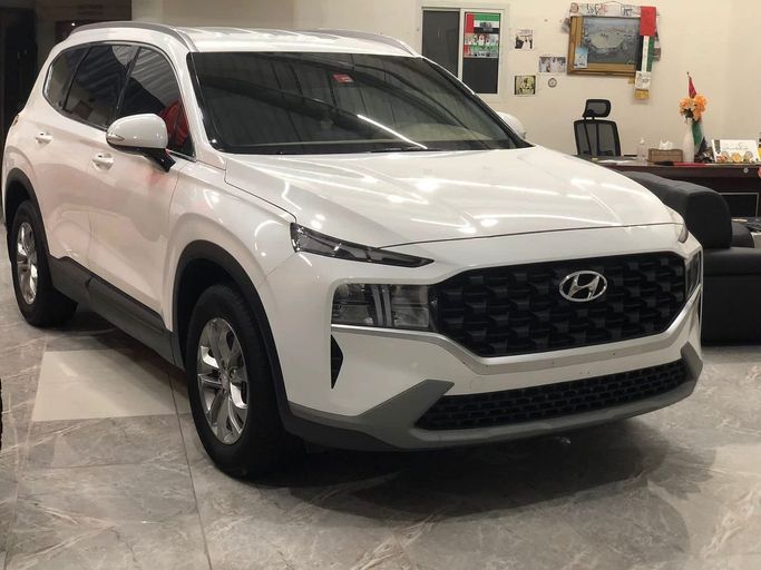 Used Hyundai Santa Fe IV Facelift, 2.5 l, 2021 in Abu Dhabi by Golden coast automobile showroom, White color. GCC Specs | AUTO.AE