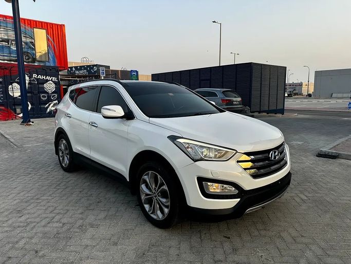 مستعملة Hyundai Santa Fe ثالثاً, 3.3 l, 2014 في في الإمارات, أبوظبي من Al Ramz Motors، اللون أبيض. مواصفات الخليج | AUTO.AE | إعلان #276927