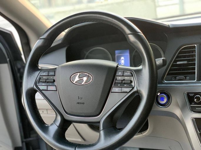Used Hyundai Sonata VII (LF), 2.0 l, 2016 in Abu Dhabi by Al Fajr Automobile showroom, Grey color. GCC Specs | AUTO.AE