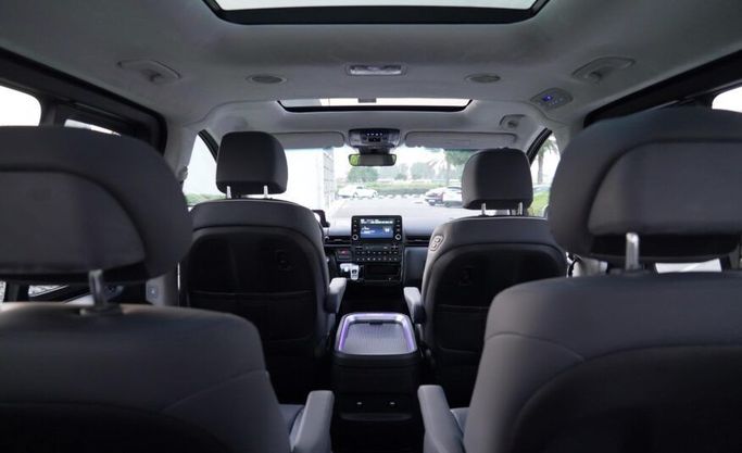 مستعملة Hyundai Staria, 3.5 l, 2024 في في أبو ظبي من Advantage Motors، اللون أسود. مواصفات الخليج | AUTO.AE