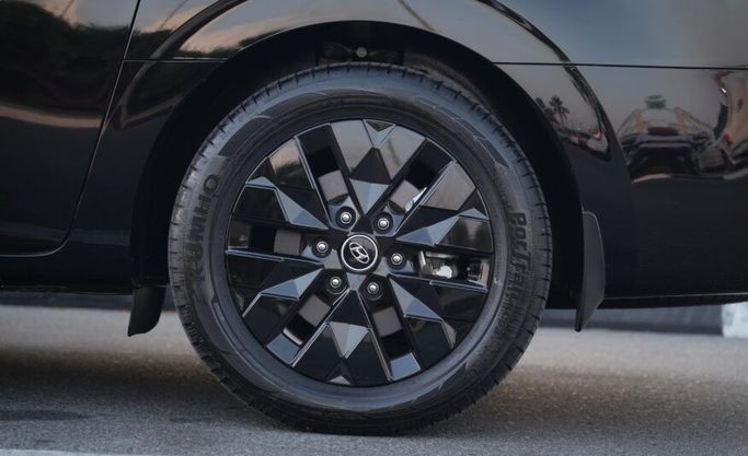 مستعملة Hyundai Staria, 3.5 l, 2024 في في أبو ظبي من Advantage Motors، اللون أسود. مواصفات الخليج | AUTO.AE