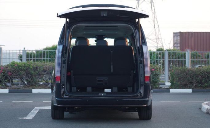 مستعملة Hyundai Staria, 3.5 l, 2024 في في أبو ظبي من Advantage Motors، اللون أسود. مواصفات الخليج | AUTO.AE