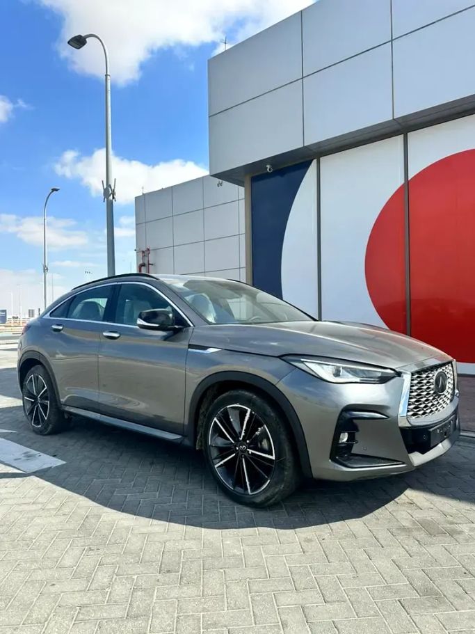 Новый Infiniti QX55, 2.0 л, 2024 в Абу-Даби от Al saada cars exibition Серый цвет. GCC | AUTO.AE