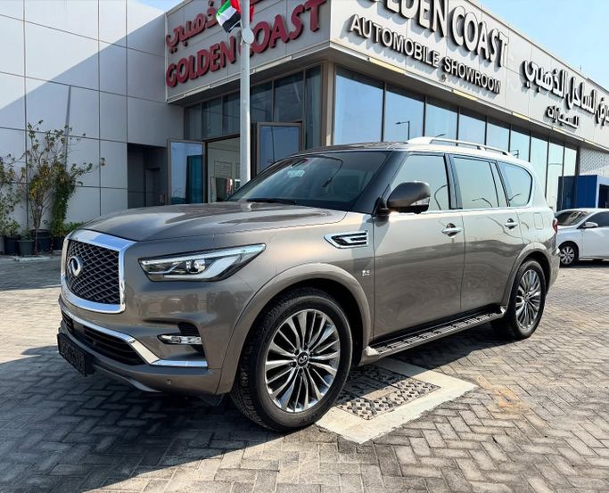 Used Infiniti QX80 I Facelift 2, 5.6 l, 2018 in Abu Dhabi by Golden coast automobile showroom, Grey color. GCC Specs | AUTO.AE