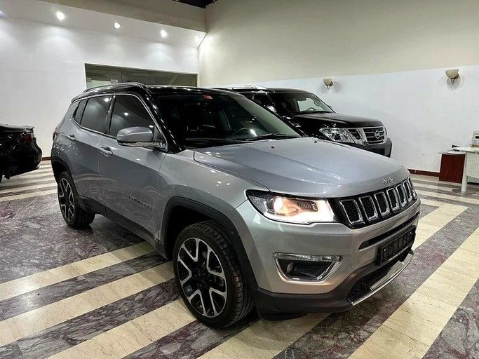 Подержанный Jeep Compass II, 2.4 л, 2018 в Абу-Даби от Al Ramz Motors Серый цвет. GCC | AUTO.AE