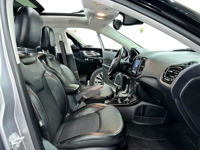 Подержанный Jeep Compass II, 2.4 л, 2018 в Абу-Даби от Al Ramz Motors Серый цвет. GCC | AUTO.AE